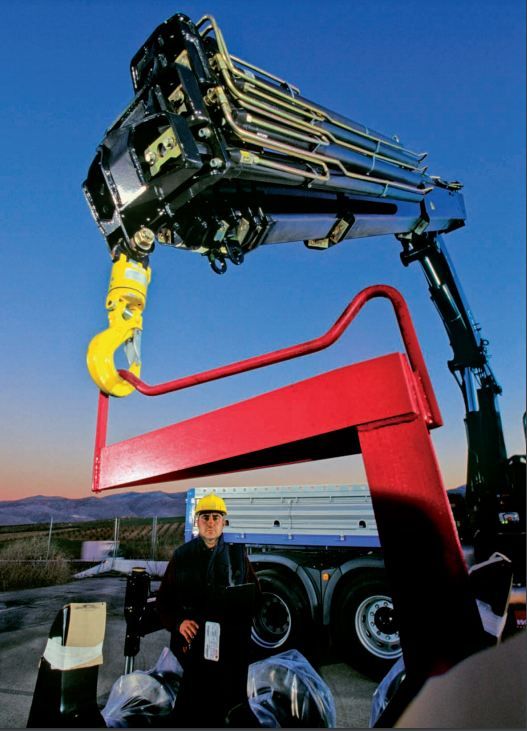 Grue Hiab XS 477 avec extensions hydrauliques jusqu'à 20.8 mètres