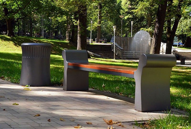 Poubelle publique 003352 - Savona - Komserwis - 70L - Design Aneta Bolisłaga - 75cm de hauteur et 180kg_4