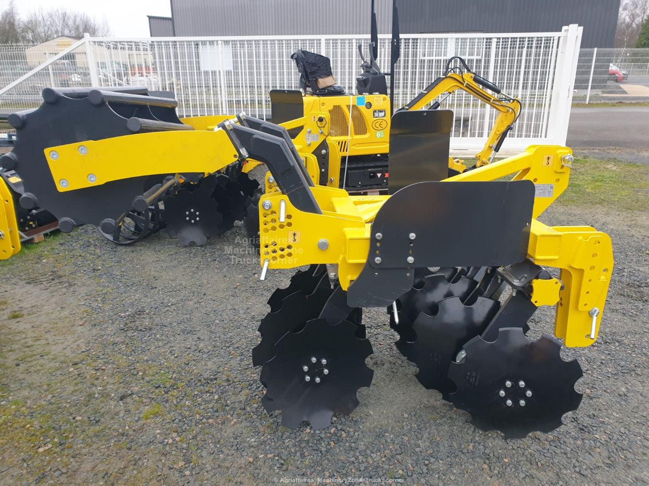 Déchaumeur à disques indépendants pour la vigne, les vergers et le maraîchage - Agroland WINEDISC_4