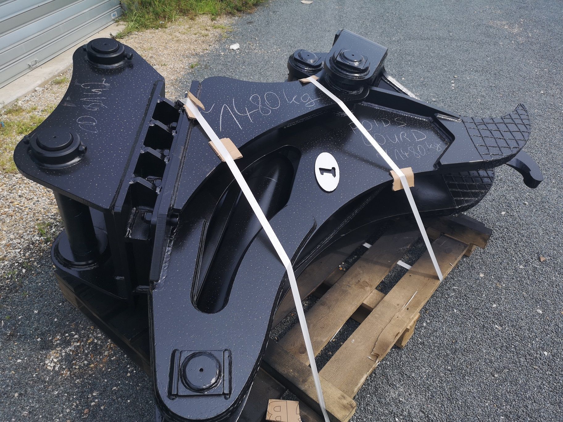 Croque souche pour pelle de 12 à 30 tonnes_4