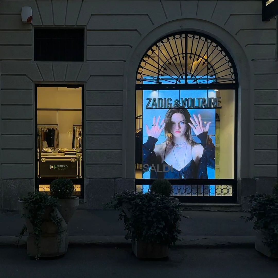 Kakémono digital LED à taille sur mesure, à luminosité réglable -Dimensions 192x96x4,3 cm - MODEL XL_5