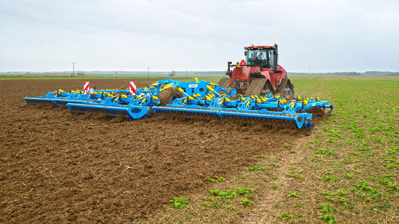 Fantom PRO - Cultivateur agricole Farmet a.S - Largeur de travail 6500 à 12500 mm - Profondeur de 4 à 15 cm - Modularité pour travaux de printemps, été et automne_4