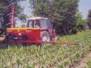 Distributeur d'engrais à châssis pliable - Damax SRL - trémie 900L avec repliement hydraulique et options personnalisables_4