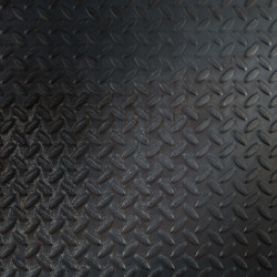 Plaque métallique S235JR avec rayures anti-glisse