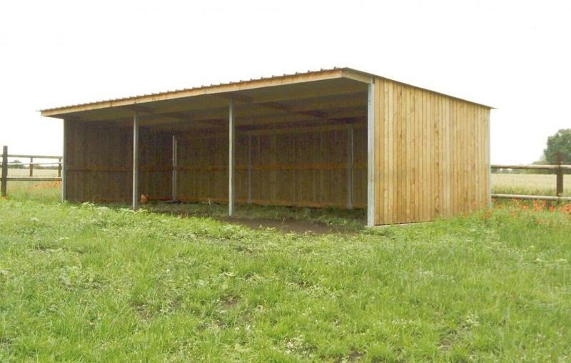 Abris et boxes de prairies pour chevaux - matériau durable et livraison en France_4