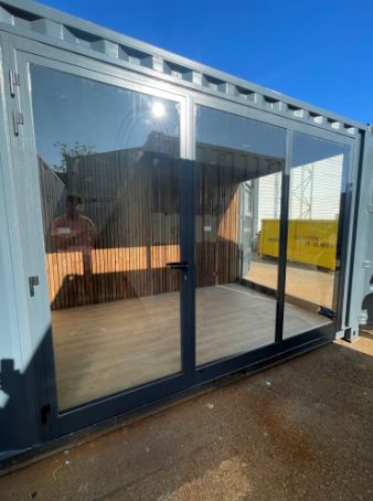 Bureau aménagé personnalisable - Container 20 pieds avec finition intérieure bois ou plaque de plâtre, isolation et revêtement de sol_4