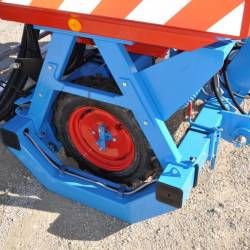 Équipement agricole avec réglage de débit de 40 à 800 kg
