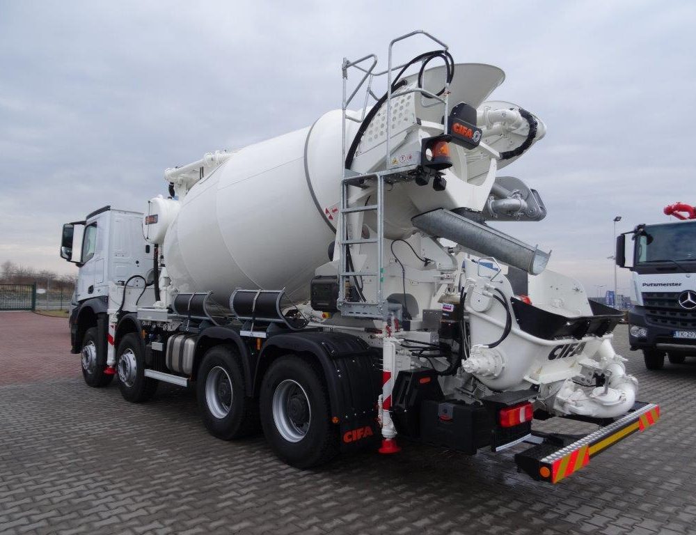 Mercedes-benz arocs 3240 8x4 malaxeur-pompe cifa mk25h carbotech_4