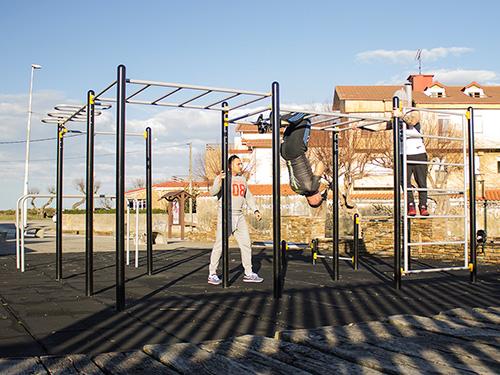 Workout G - Matériel de street workout en acier galvanisé - Dimensions 5,87 x 5,37 x 2,52 m - Poids 480 kg_4