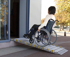 Rampe pour handicapé en aluminium - largeur 1200mm - pente 5% - rebords et surface antidérapante_4