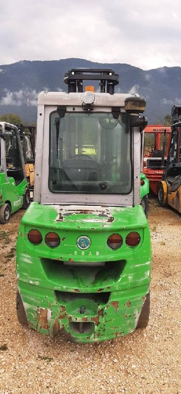 Chariot élévateur diesel CESAB M330D 2473 - disponible en occasion et en location de courte à longue durée_4