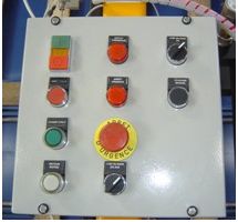 Machine à assembler des panneaux de palettes avec cadence élevée