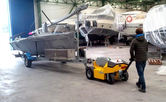 TT-3000P - Tracteur pousseur électrique Alitrak - Capacité de traction 14 000 kg sur sol plat_4