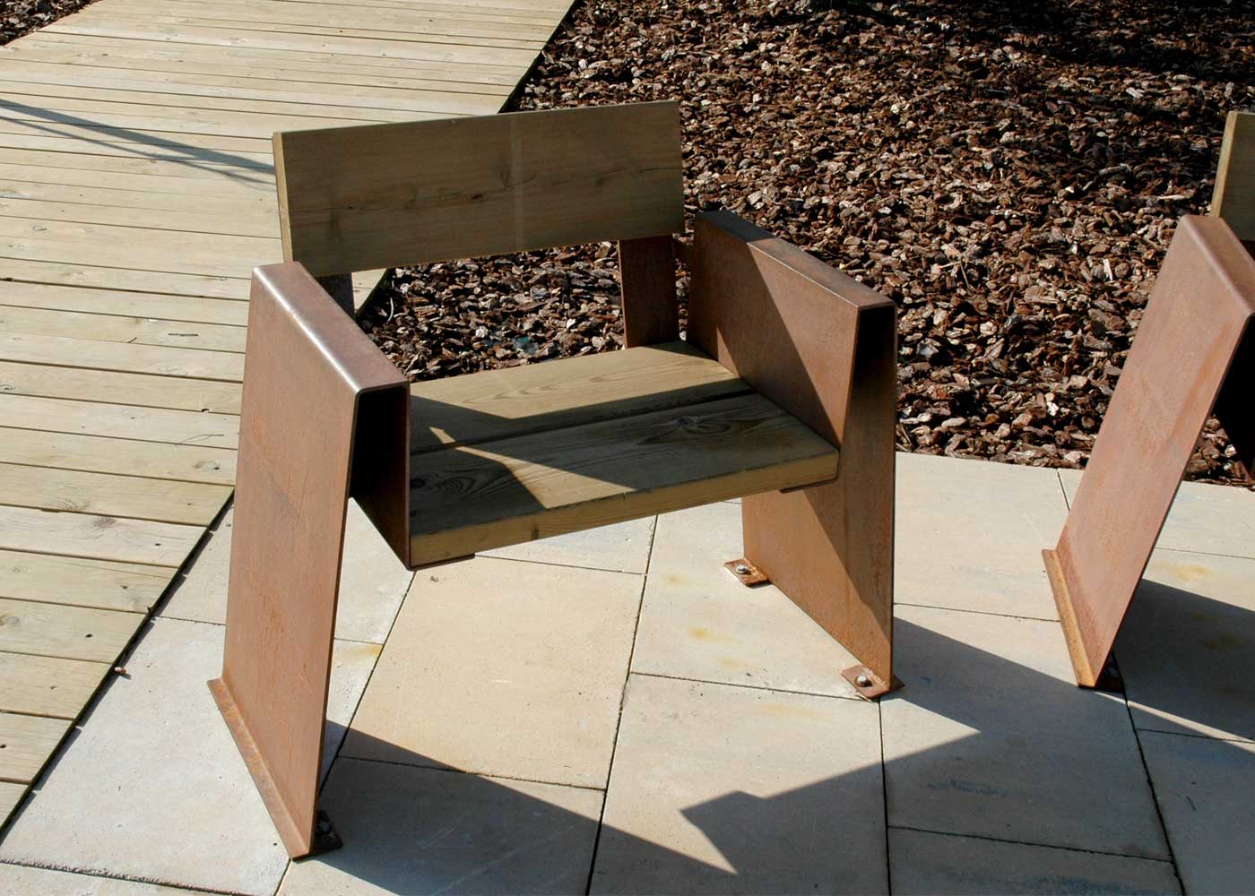 Banc public en bois de pin traité - Alp UM352 - Piètement acier galvanisé finition corten_4