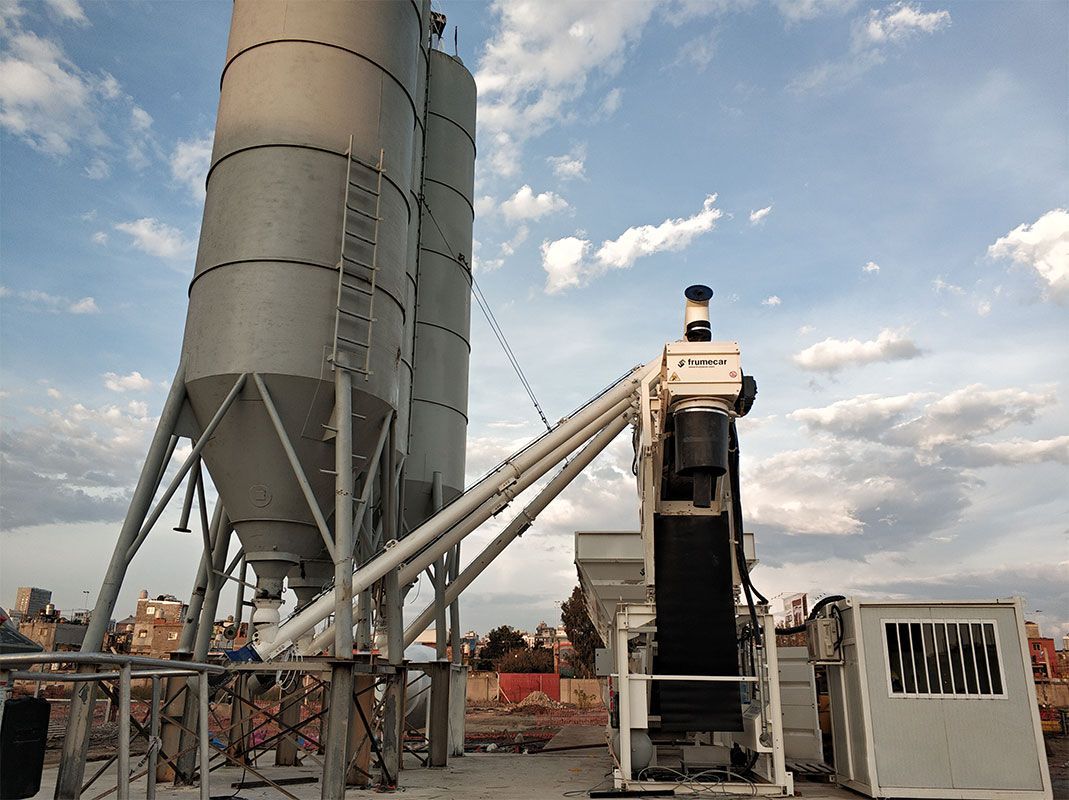 Installation hydraulique et pneumatique intégrées avec pompe 4 kW