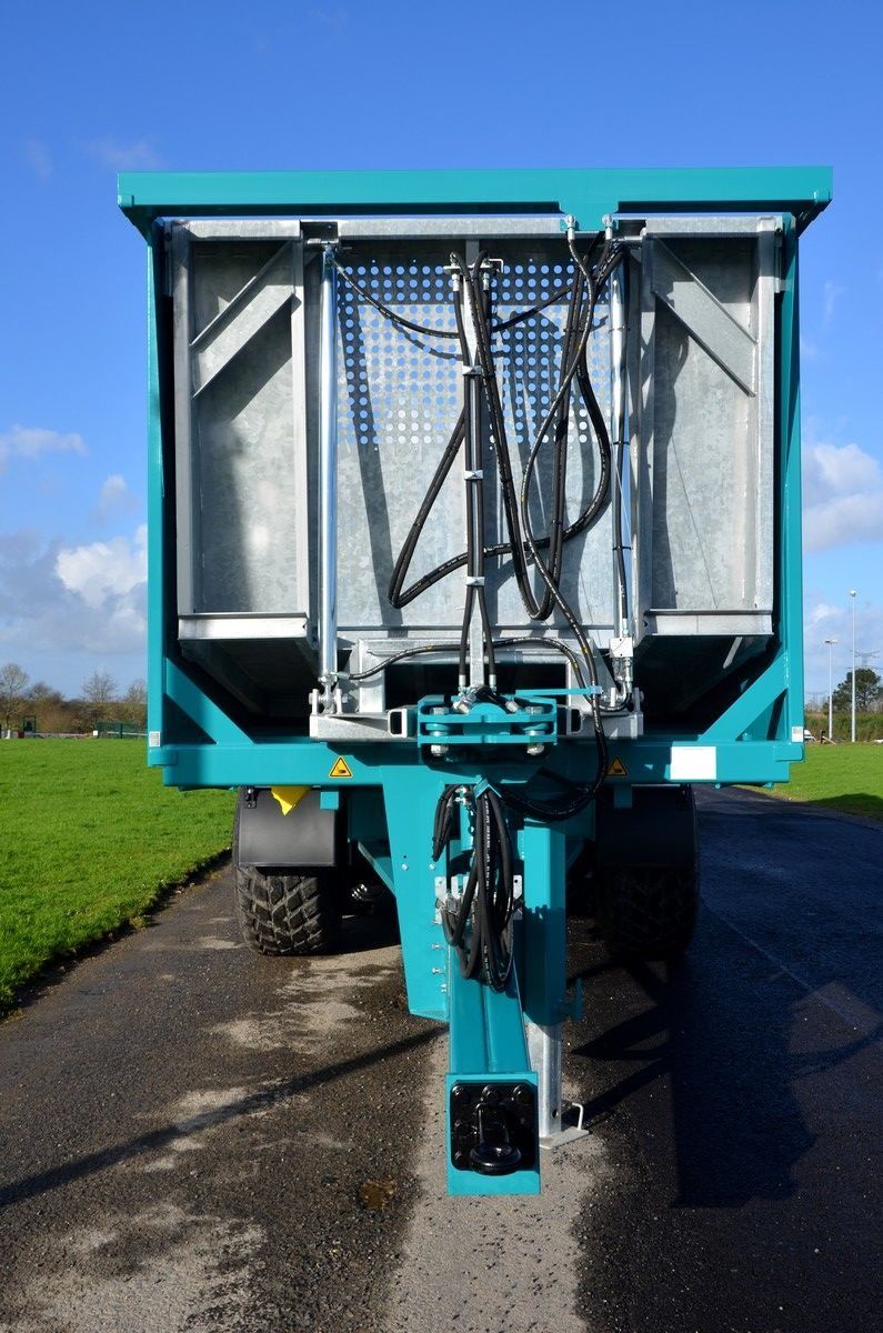 Benne Rollpush 9747 avec poussoir en forme de L pour vidange efficace