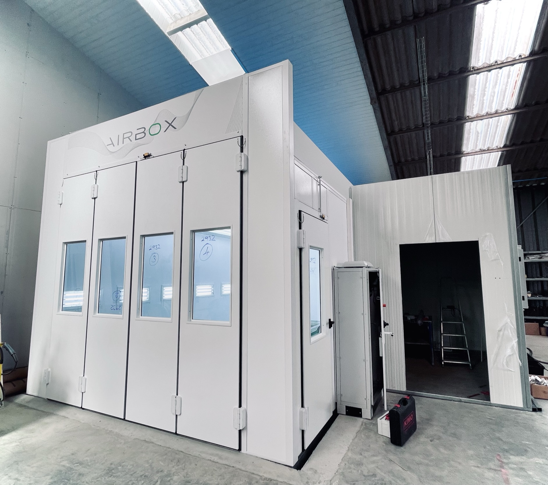 Cabine de peinture pour pistolage et étuvage - AUTOBOX START - économique, solide, personnalisable, ventilation verticale_5