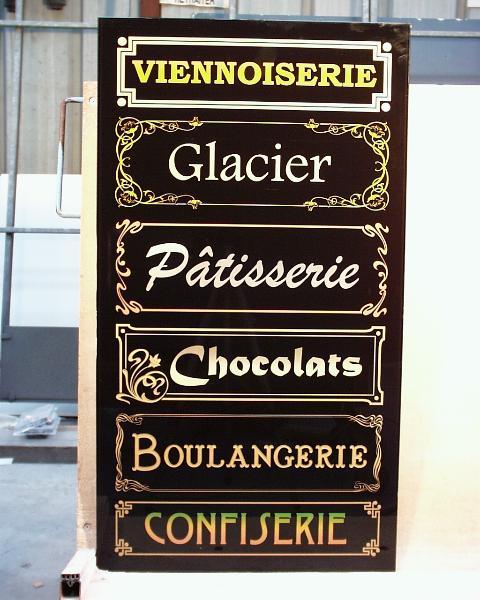 Enseignes en verre - Lettres en relief dorées - Tradition et prestige_4