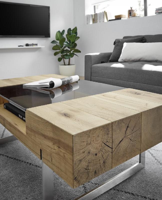 Table basse design Rewa - placage en chêne noueux huilé, plateau en verre teinté bronze et piètement en métal brossé_4