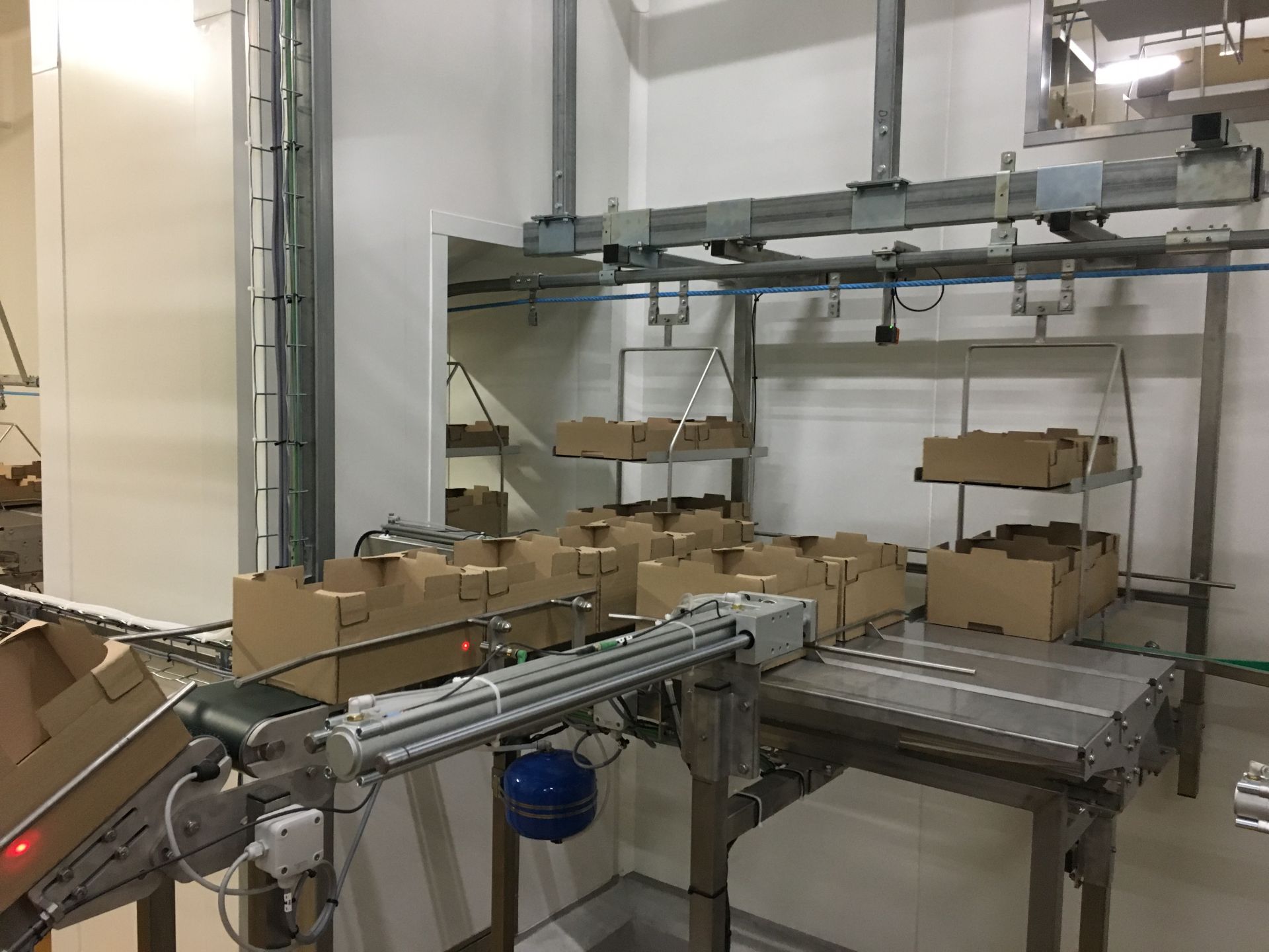 Convoyeur à câble monorail  en circuit fermé  pour une manutention aérienne simple, propre et silencieux- ORION_4