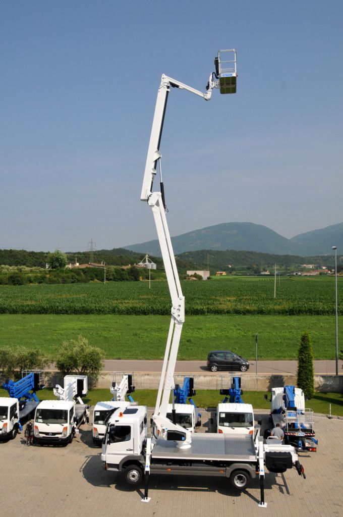 Camion nacelle Zed 29 j avec bras télescopique et deux extensions