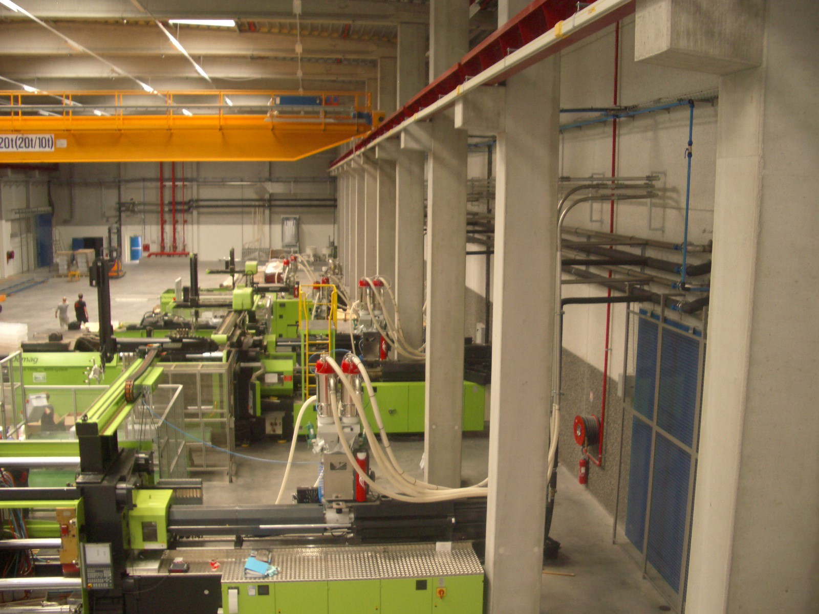 Débit configurable de 50 à 3 000 kg/h pour alimentation matière