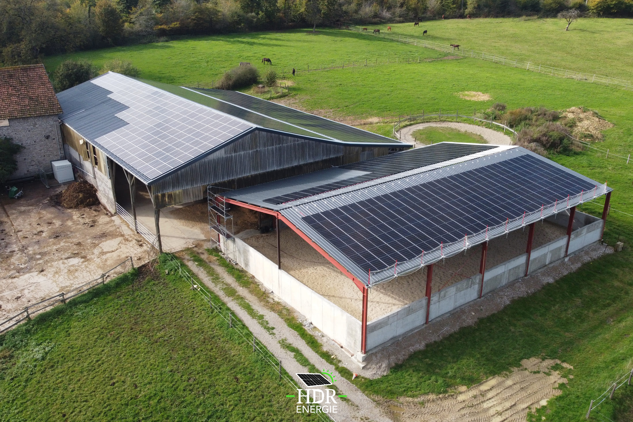 Hangar photovoltaïque  agricole - 589 panneaux - 1450m² - 262 kWc_4