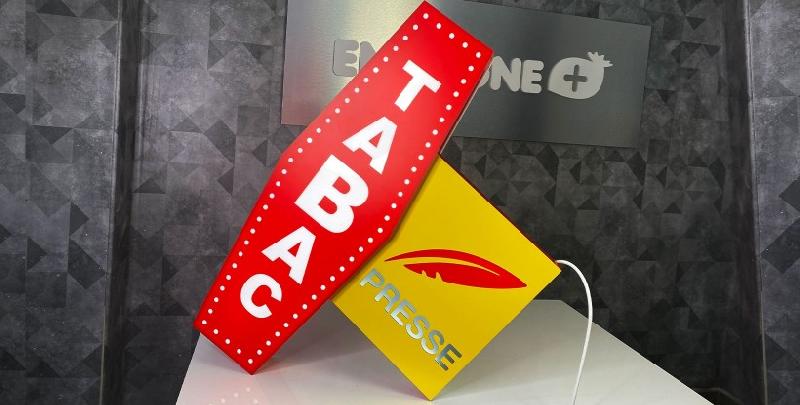 Enseigne Tabac + Presse - Drapeau lumineux pour buralistes et magasins de journaux_4