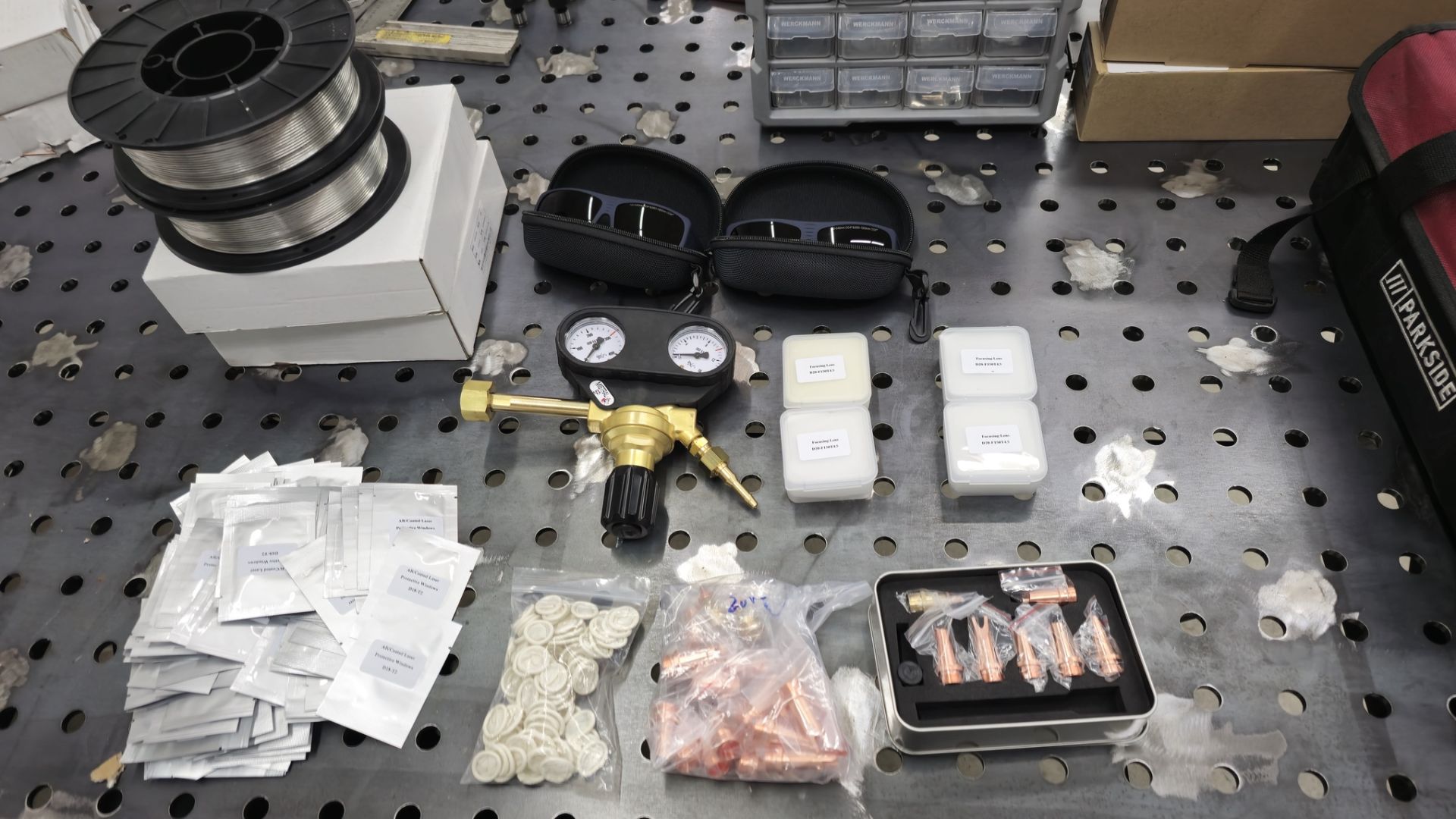 Poste de soudure laser 3-en-1 avec refroidissement liquide - 1500W en monophasé_4