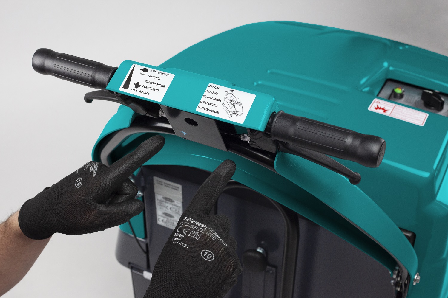 Balayeuse accompagnée Kobra - Nettoyage rapide des moyennes dimensions - Essence ou électrique silencieuse_4