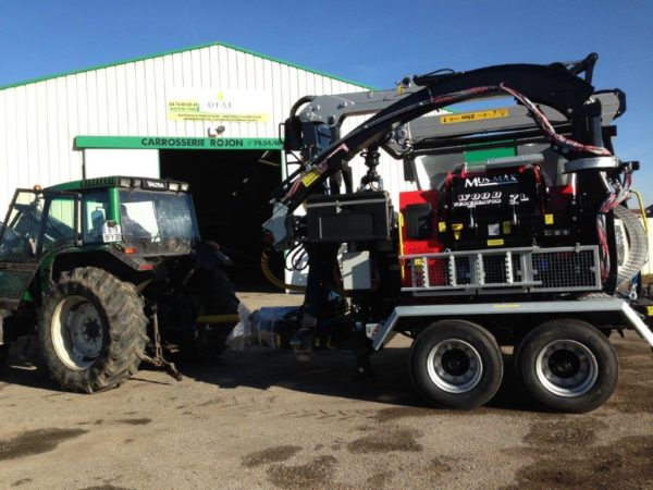 Broyeur à plaquettes petite et robuste pour la réduction en copeaux du bois jusqu'à 50 cm d'épaisseur - mus-max t7l z_4