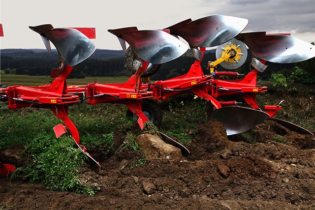 Servo 25 portées légères - charrue agricole - poettinger -  jusqu'à 120 ch_4