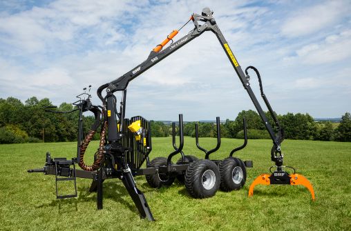 Remorque pour bois énergie avec stabilisateurs montés