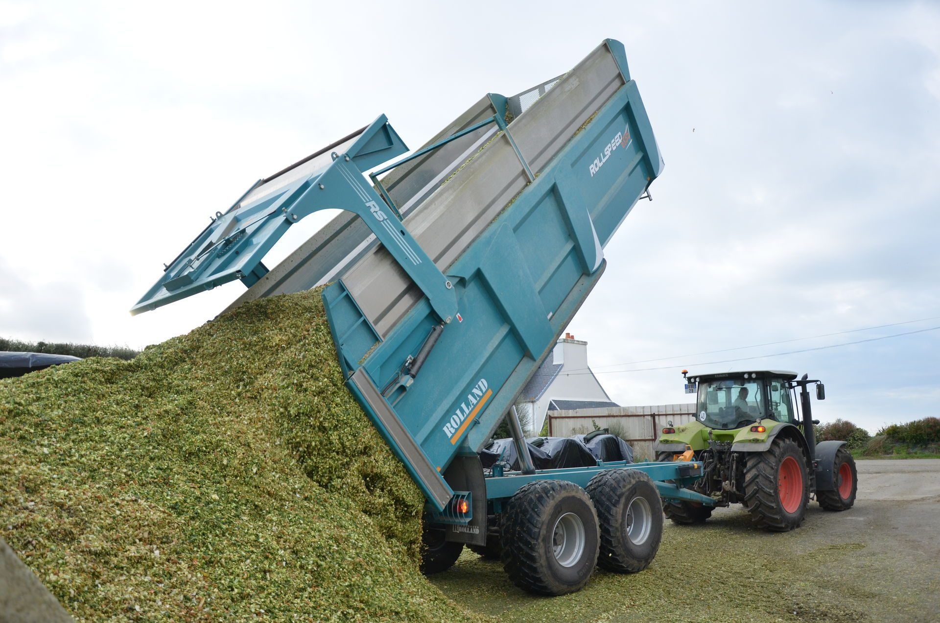 Rollspeed 6835 - Benne monocoque avec suspension hydraulique pour plus de confort