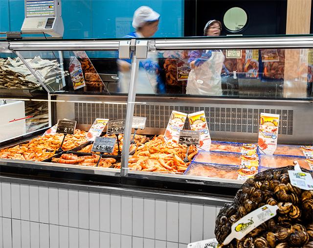 Vitrine réfrigérée FUTURO - Exposition et conservation pour produits alimentaires variés_4