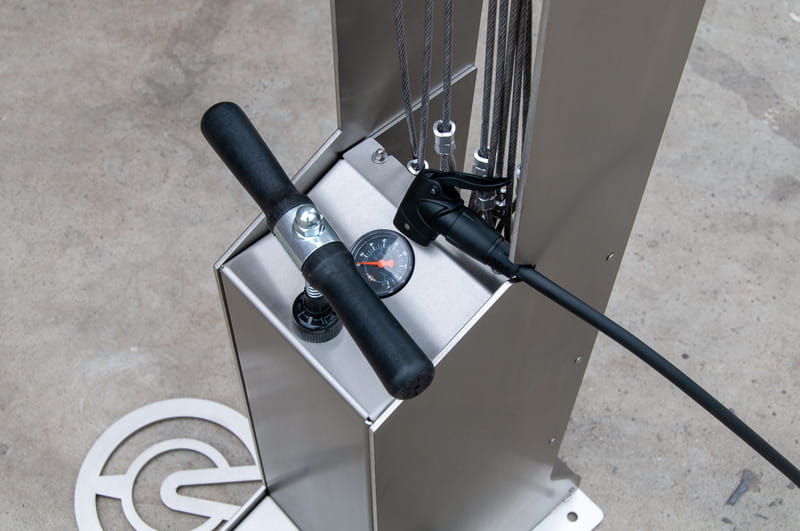 Borne de gonflage & réparation vélo tout en un personnalisable - 22 outils fournis_4