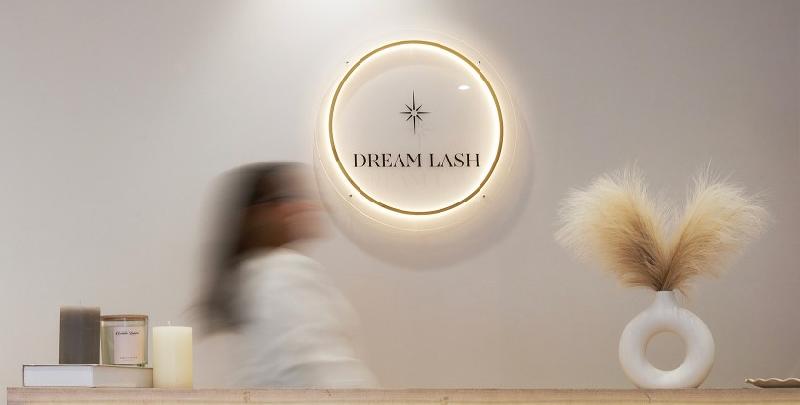 Enseigne décorative centre esthétique - Plexiglas avec lumière LED - Personnalisable_4