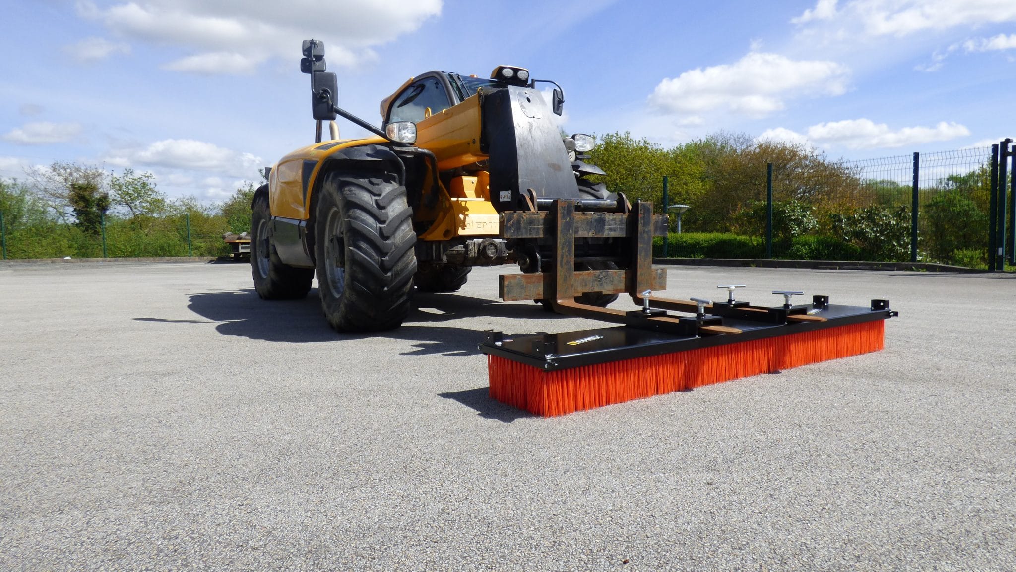 Balai pousseur Modulo'sweep adaptable sur fourches à palettes - Emily, 4 modèles disponibles, structure acier 5mm_4