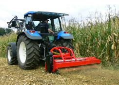Broyeur forestier avec embrayage à roue libre dans le multiplicateur