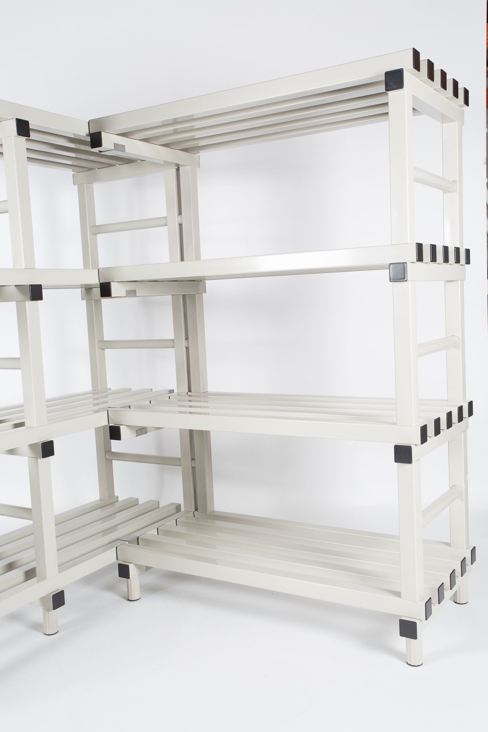 Étagère alimentaire ajourée ou pleine en plastique