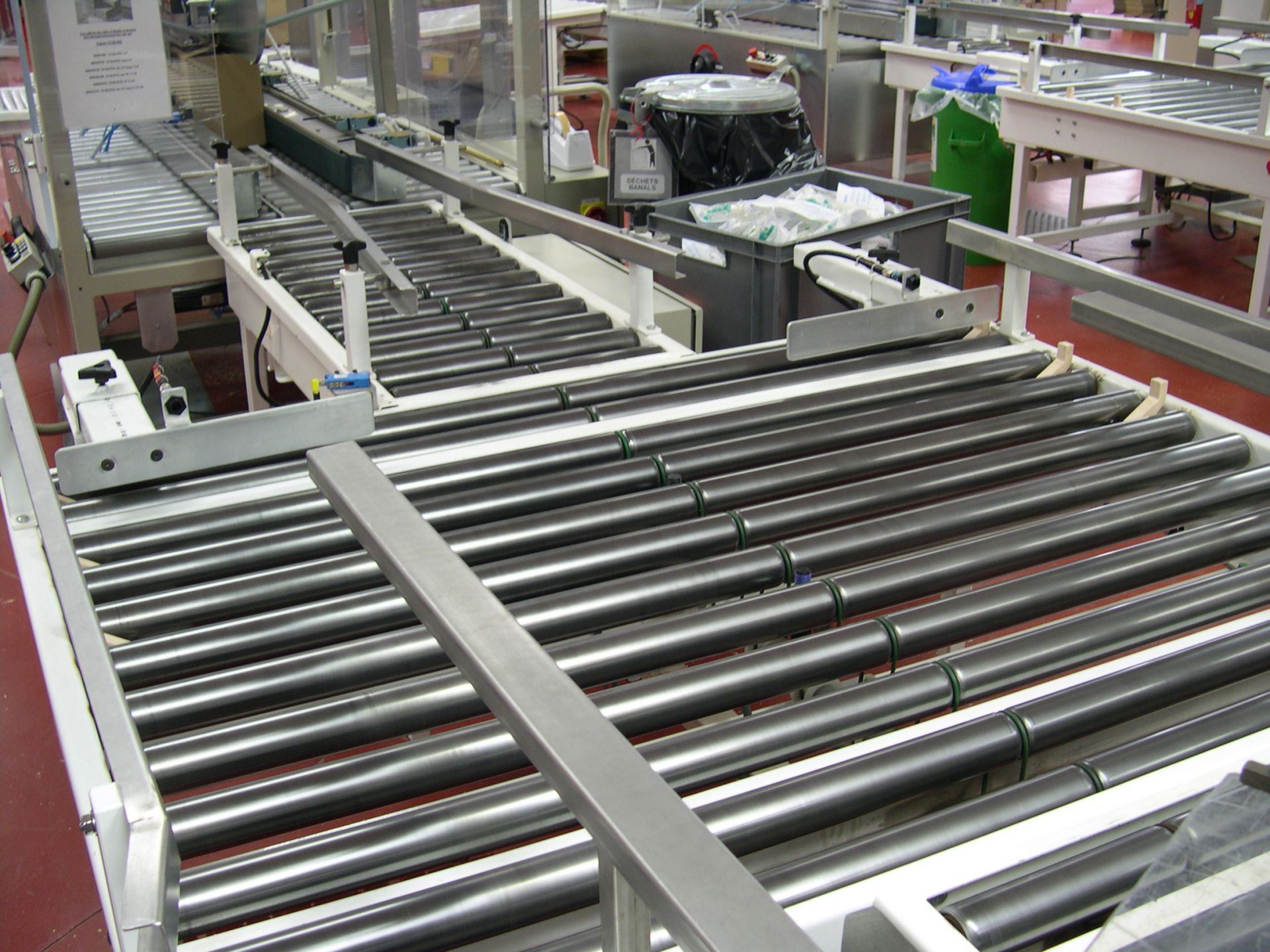 Système de convoyage sur mesure - Ligne de convoyage pour charges lourdes, cartons et produits agro-alimentaires_4