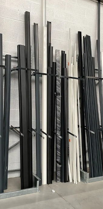 Rayonnage cantilever léger System3 - Stockage pour menuiseries, profilés métalliques, planches, panneaux et plaques - Charge par bras de 10kg à 350kg_4