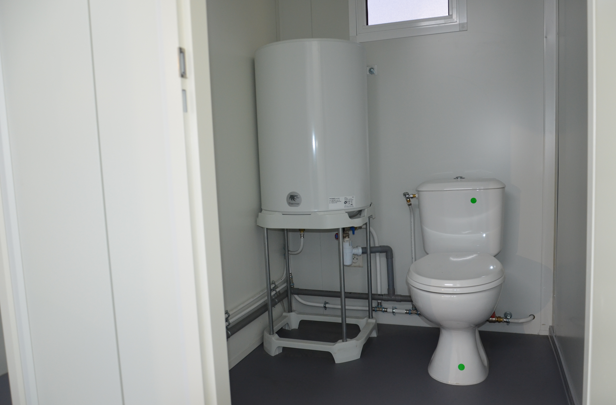 Bungalow sanitaire en container modulable et isolé de 20 pieds - 6x2,5m, 15m² - Eurobox_4