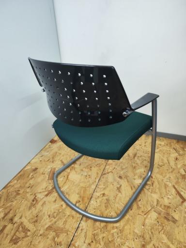 Chaise visiteur luge Sitland d'occasion - design élégant - confort exceptionnel - fabriquée en Italie_4