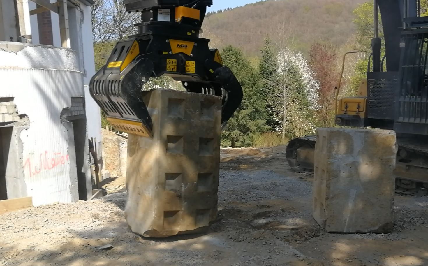 Pince de tri MB-G1000 S4 - pour engins de chantier de 18 à 25 tonnes - haute précision et force de fermeture élevée_4
