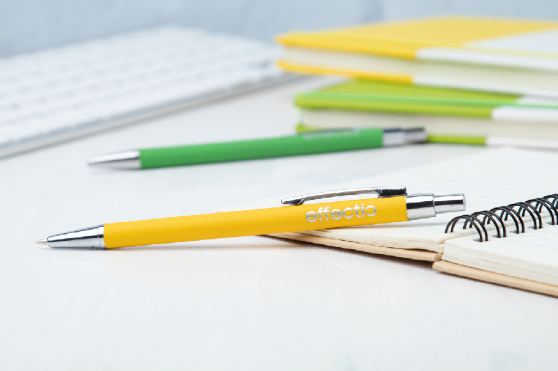 Stylo à bille en aluminium - finition caoutchoutée - gravure laser effet miroir - encre bleue_4