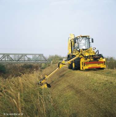 Tractopelle Venieri VF 10.33 B avec profondeur d'excavation de 4.8-5.8 m