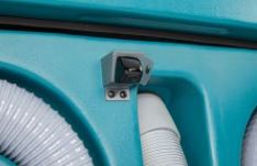 Balayeuse-laveuse autoportée thermique Tennant M20 - haute performance avec technologie FloorSmart® et ec-H2O™_4