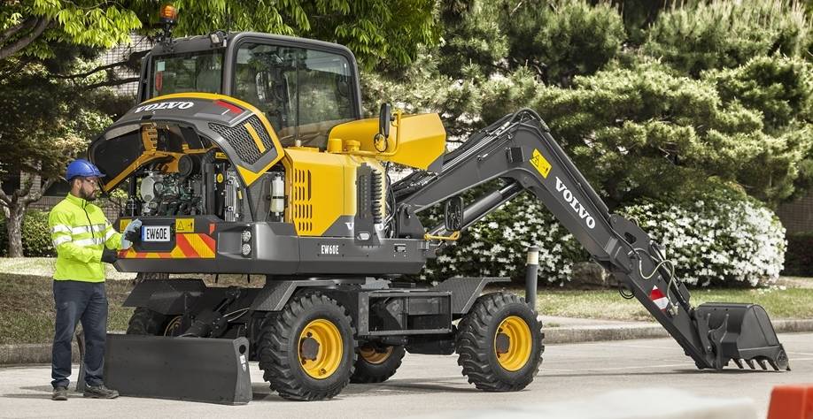 Pelle compact Volvo EW60E avec force d'arrachement de 43,3 kN