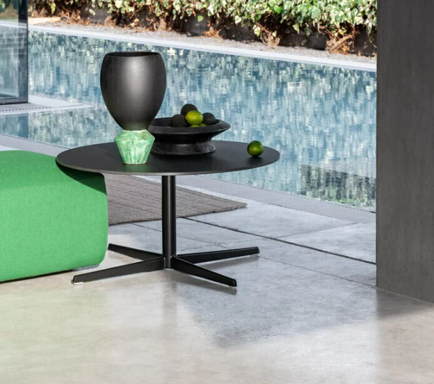 Table basse élégante et ergonomique pour espaces professionnels_4